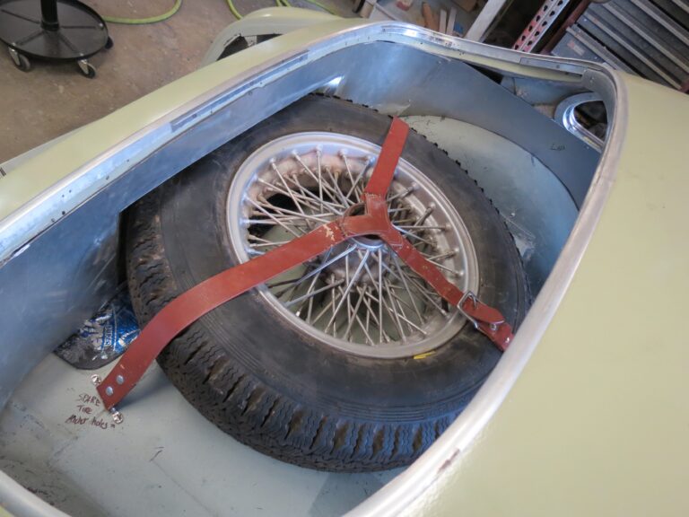 the-creative-workshop-coachbuilding-and-customs-0122