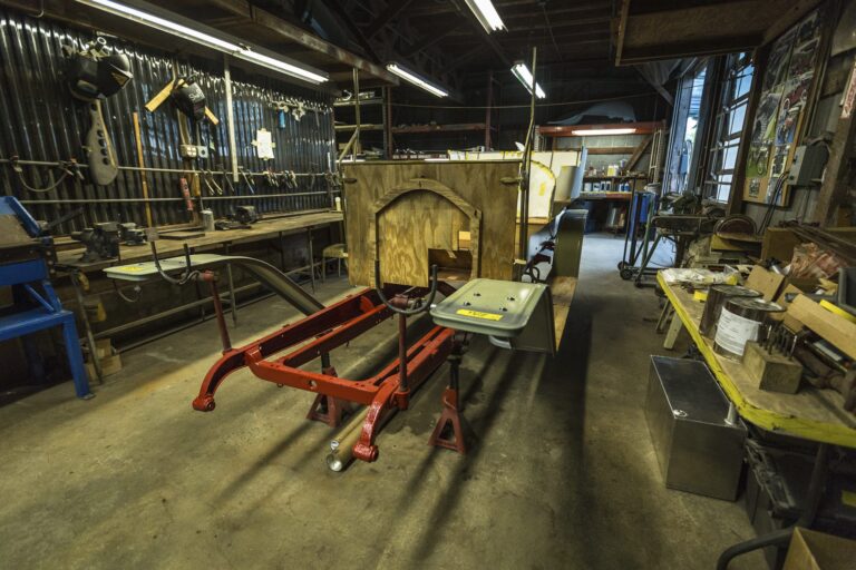 the-creative-workshop-coachbuilding-and-customs-0163