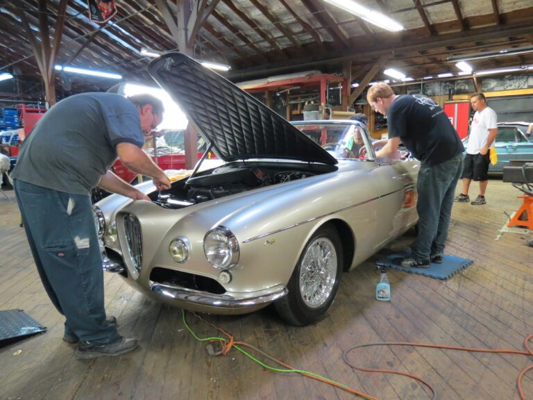 the-creative-workshop-our-team-0112